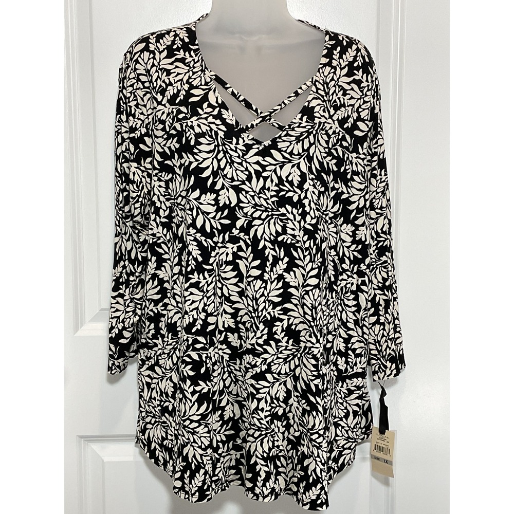 NWT EMALINE WOMAN 1X Black White Leaf Print Cross Neck Long Sleeve‎ Top Tunic